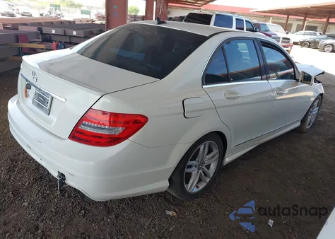2012 Mercedes-Benz C 250 Sport из США, поврежденный, VIN WDDGF4HBXCA633765